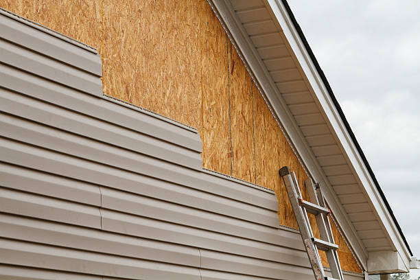 Professional Siding Inspection technician working in Strasburg, OH